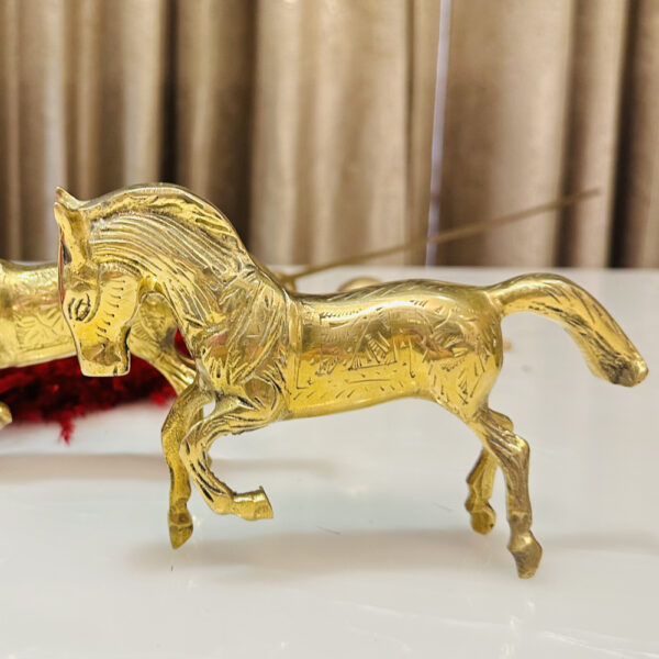 The Golden Trot –Horse Duo - Image 3