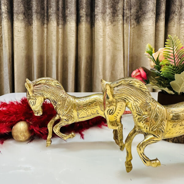 The Golden Trot –Horse Duo - Image 4